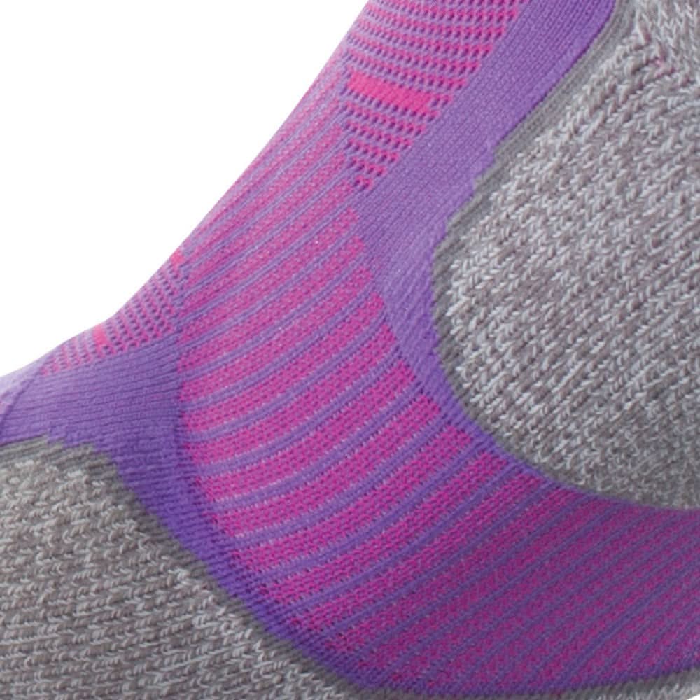 Close up view of elastic arch of Lightfeet Evolution Violet Fluro Pink Mini Crew Performance Running Sock