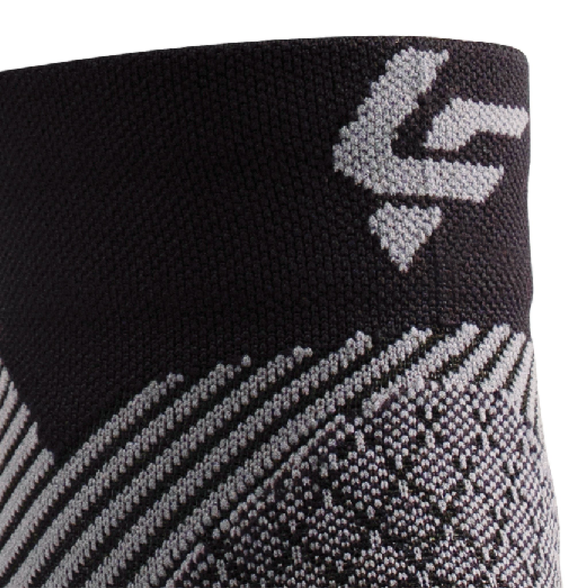 Close up view of cuff of Lightfeet Plantar Fasciitis Black Quarter Socks