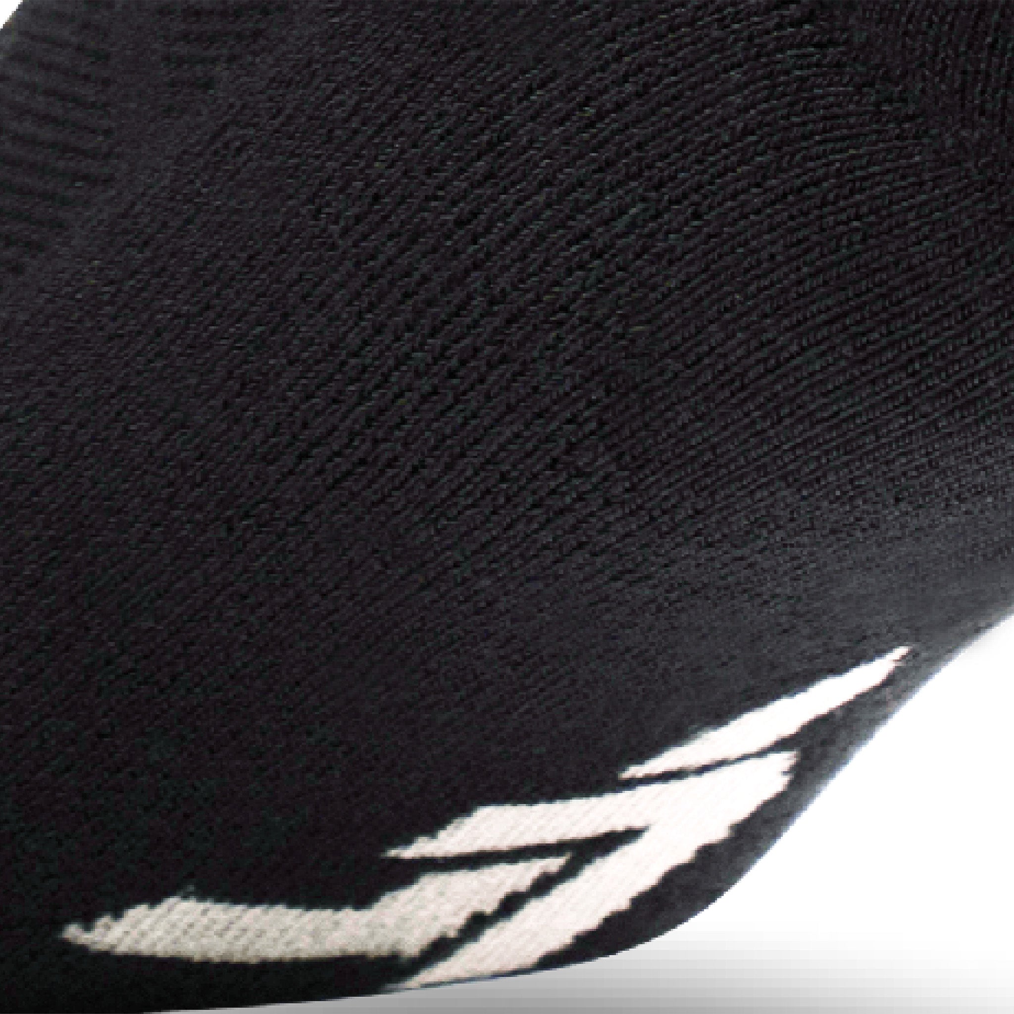 Close up view of cushion padding of Lightfeet Comfort Black Ankle Socks 