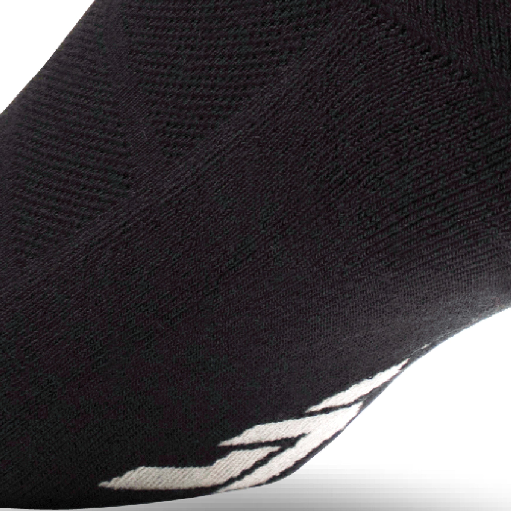 Close up view of cushion padding of Lightfeet Comfort Black Quarter Socks 