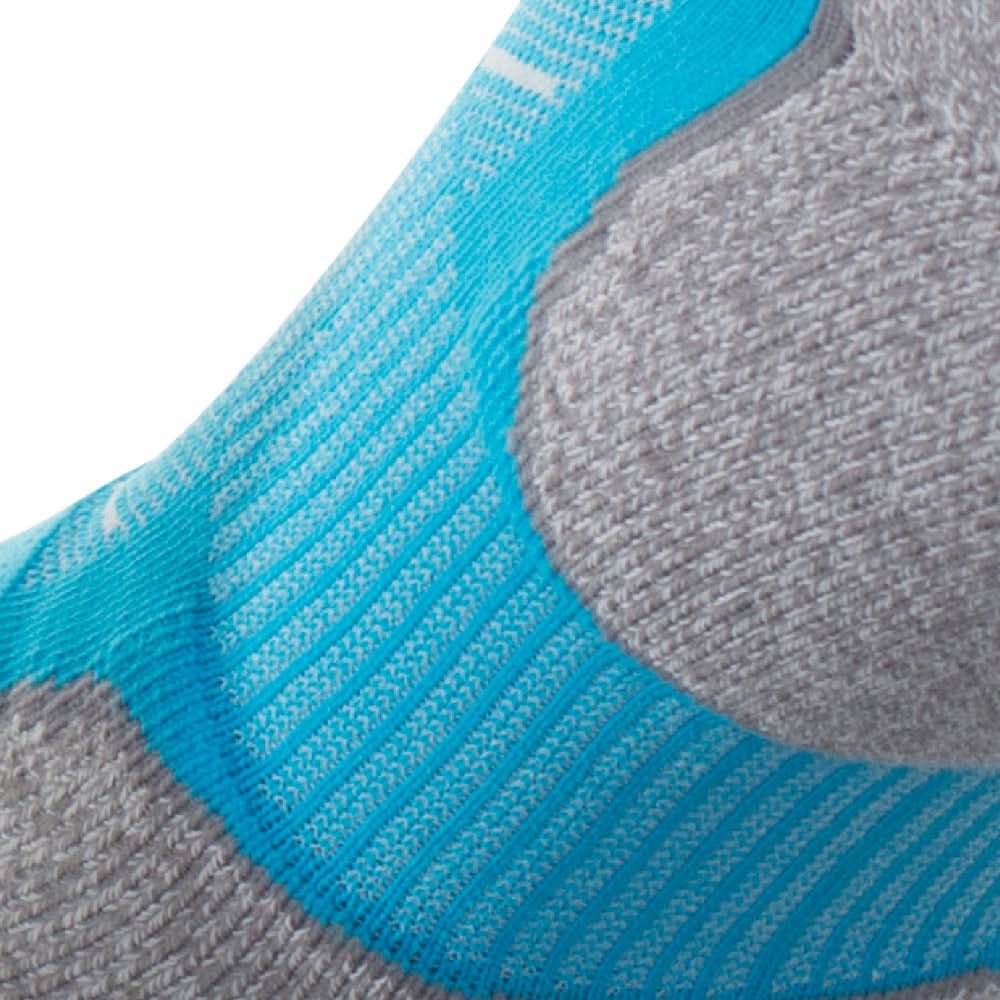 Close up view of elastic arch of Lightfeet Evolution Aqua Mini Performance Running Sock 