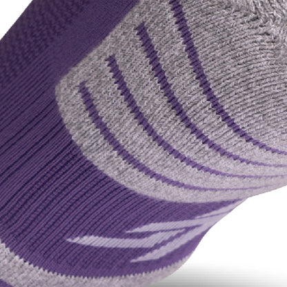 Close up view of elastic arch of Lightfeet Performance Violet Ankle Sock 